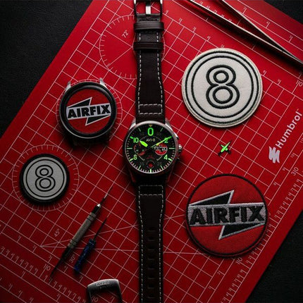 AVI-8 Spitfire Lock Cronógrafo Airfix Edition Raven Black Dial Quartz AV-4089-09 Reloj para hombre