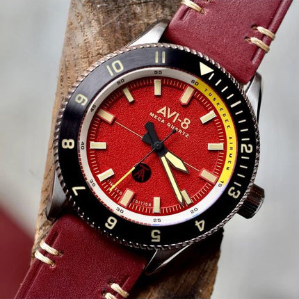 AVI-8 Flyboy Tuskegee Airmen Reloj para hombre Ramitelli de edición limitada con esfera roja de cuarzo AV-4103-04 con correa adi