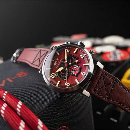 AVI-8 Dambuster Gibson Dual Time Chronograph Airfix Edition Hazard Red Dial AV-4107-04 Reloj para hombre