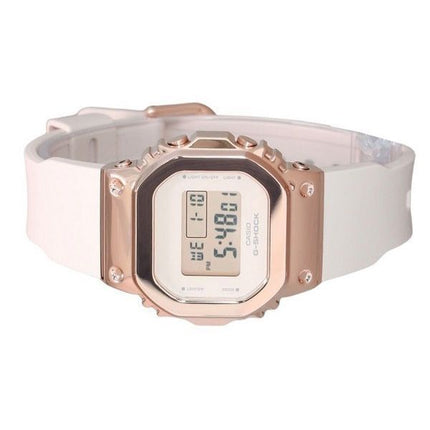 Reloj Casio G-Shock digital con bisel chapado en oro rosa y correa de resina de cuarzo GM-S5600UPG-4 200M para mujer