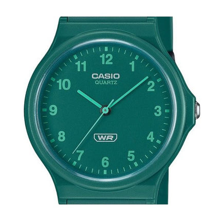 Reloj analógico Casio POP unisex con correa de resina de base biológica y esfera verde de cuarzo MQ-24B-3B