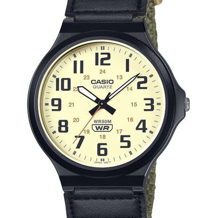 Reloj Casio MW-240B-3BV de cuarzo con esfera beige y correa de tela analógica estándar para hombre