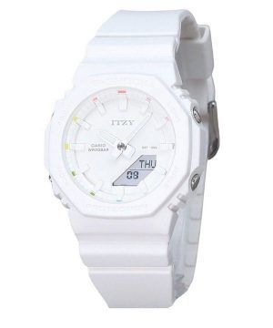 Reloj Casio G-Shock analógico digital ITZY colaboración esfera blanca cuarzo GMA-P2100IT-7A 200M para mujer